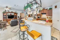 Spacious San Antonio Home w/ Outdoor Oasis! - con encanto