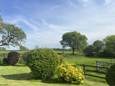 War Horse Valley Orchard View Отели в г. Чулмли