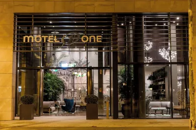 Motel One Barcelona-Ciutadella Hotel in zona Castell dels Tres Dragons (Museu de Zoologia)