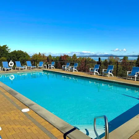 Atlantic Eyrie Lodge
