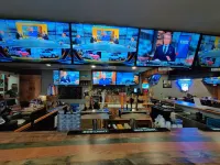 Smoky Falls Lodge - bar