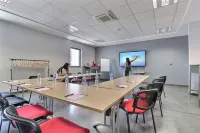 Hôtel des Lumières Lyon Meyzieu Arena Stadium Hotel a Jonage