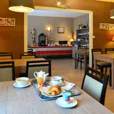 Contact Hôtel La Croix Blanche Dining/Meeting Rooms