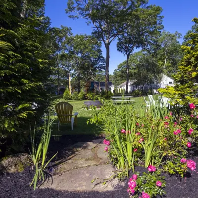 Hamptons Vacation Inn Hotels near Enramada Restaurant