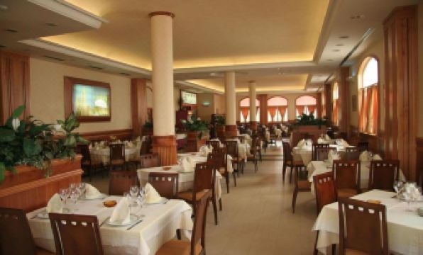 Hotel del Camino Real - Housity