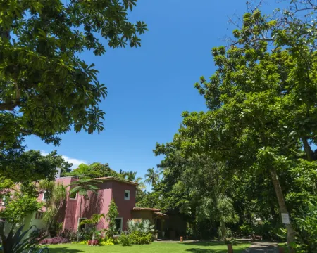 La Paranera Hotel & Relax Hotels in Comala