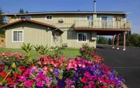 Swiss Holiday Lodge Hotels in Dunsmuir