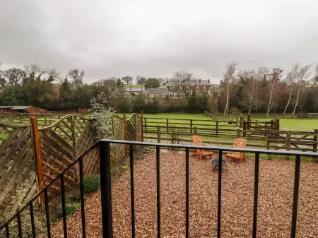 Lair Close Cottage Отели в г. Ивестон