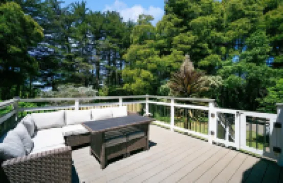 Charming Pet Friendly Coastal Getaway 3 Bedroom Home by Redawning