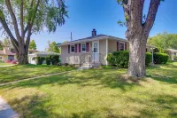 Retro Green Bay Home Steps to Lambeau Field! Hotels in Howard