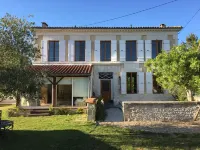 Farmhouse With Private Heated Pool (June to Sept) Hotel a Gibourne