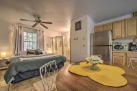 Sky Loft Bryson Studio 1 Mi from Fontana Lake! - Pet friendly