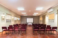 Queens Hotel by Bon Hotels Hotels in Oudtshoorn