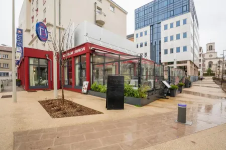 Logis Hôtel du Haut-Bugey Отели в г. Шатийон-ан-Мишай