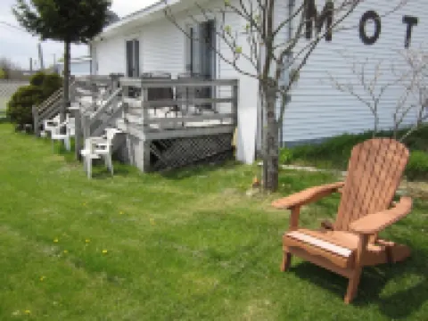 Baybreeze Restaurant and Motel Hotels in 