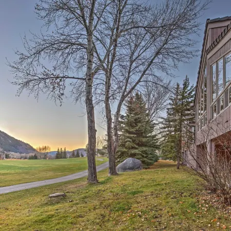 Charming Mtn Home on Golf Course ~ 4 Mi to Slopes!