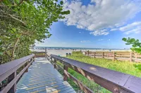 บ้านพร้อมสระว่ายน้ำที่ทำให้อุ่นและกริลล์ - เดินทางถึงชายหาด! - ที่มีที่จอดรถ