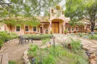 Los Cerrillos Hillside Hacienda on 65 Acres! Hotels in 