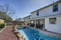 Luxe Home 30 Miles to Houston w/ Pool & Grill - Pools