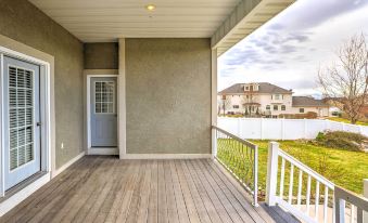 Elegant Smithfield Home w/ Views - 6 Mi to Usu!