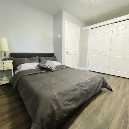 Entire Guest Suite in Thetis Height