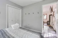 Pools, Lake, AC, Tiki Bar, Skiing: Delaware River - Pet-friendly