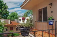 Alcazar Suites