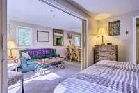 Lake Getaway Walk Across Street to Private Beach! - Wifi