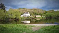 Aberllynfi Riverside Guest House - Park Yeri