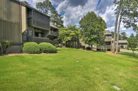 Condo by Pinehurst Golf Course w/ Peaceful Patio - Balkon