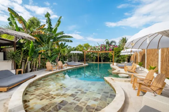 Gili Teak Beach Front Resort