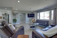 Las Vegas Retreat w/ Yard < 5 Mi to Strip!