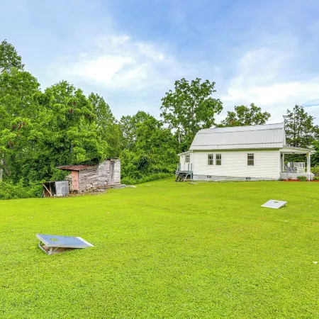 'Grandma's Farm House' on 125 Acres w/ Fire Pit!