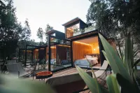 Hawkay Glamping Hotels in Pillaro