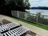 Sunrise Deck and Boat Slip. Peace and Fun!