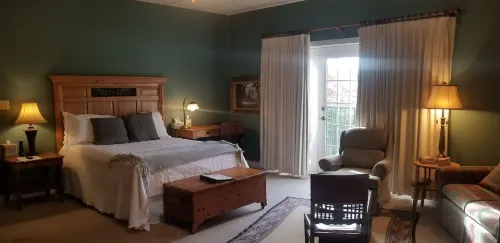 Downtown Guest Quarters Hotel