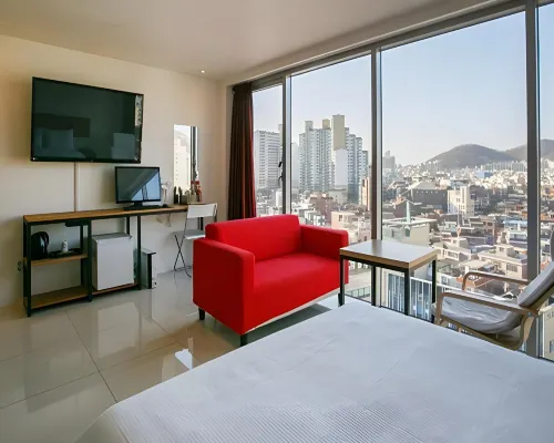 La Villa Hotel Hotels near Gupabal Station