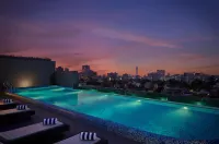Hyatt Centric Ballygunge Kolkata - Pools