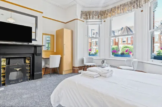 Heatherbank Guest House Hotels near Finchley