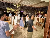 Thar View Hostel - parkir