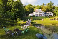 Secluded Estate w/ Guest House, Private Pond, Gym, & Movie Theater Sunny Pond