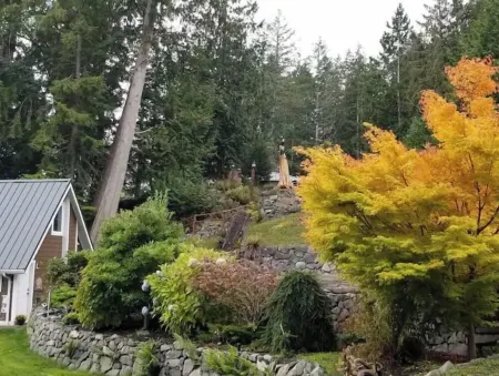 Five Peaks Cottage Beach HotTub Kayaks Treehouse