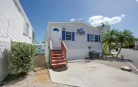Oceanview Paradise AT Venture Out+4 Bikes & 2-2 Seat Kayaks! King & Queen Beds!