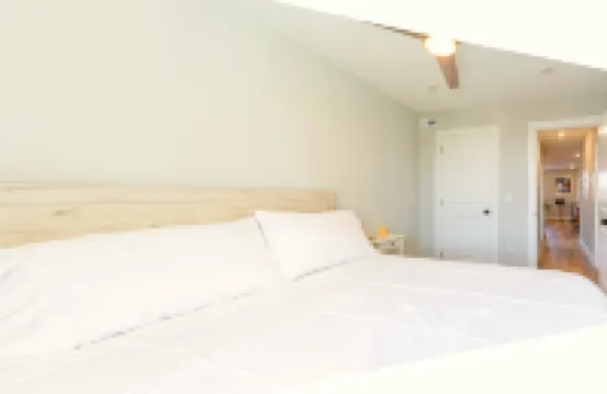 2-bedroom townhome in charming Philadelphia with WiFi, AC Hotels near Cliveden
