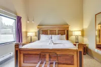 1st-floor Wisconsin Resort Condo w/ Patio! - 3-Star