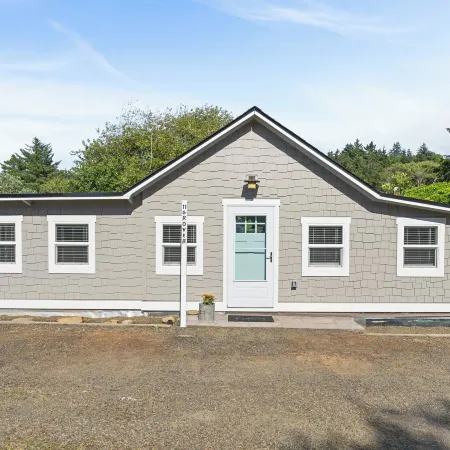 1/2 Mi to Ocean: Copalis Beach Hideaway!