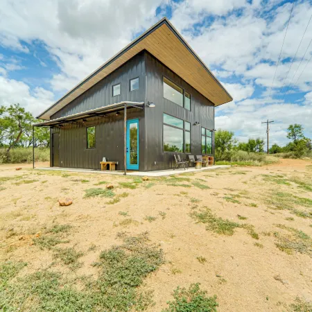 20-acre Property w/ Trail: Hill Country Hideaway!