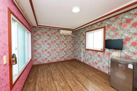 Taean da Somminbak Отели рядом с достопримечательностью «Ch'ŏngp'odae-haesuyokchang»