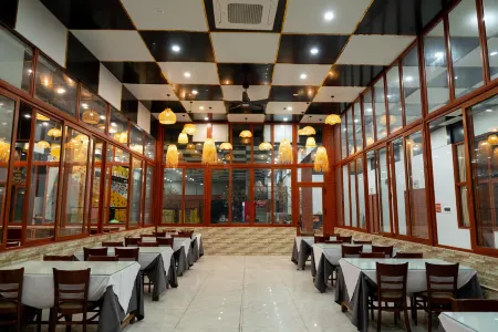 Sunny Garden Riverside Hotel & Fitness Ninh Binh Отели рядом со станцией Ninh Binh Railway Station