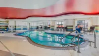 Holiday Inn Express & Suites EUREKA by IHG - Pool